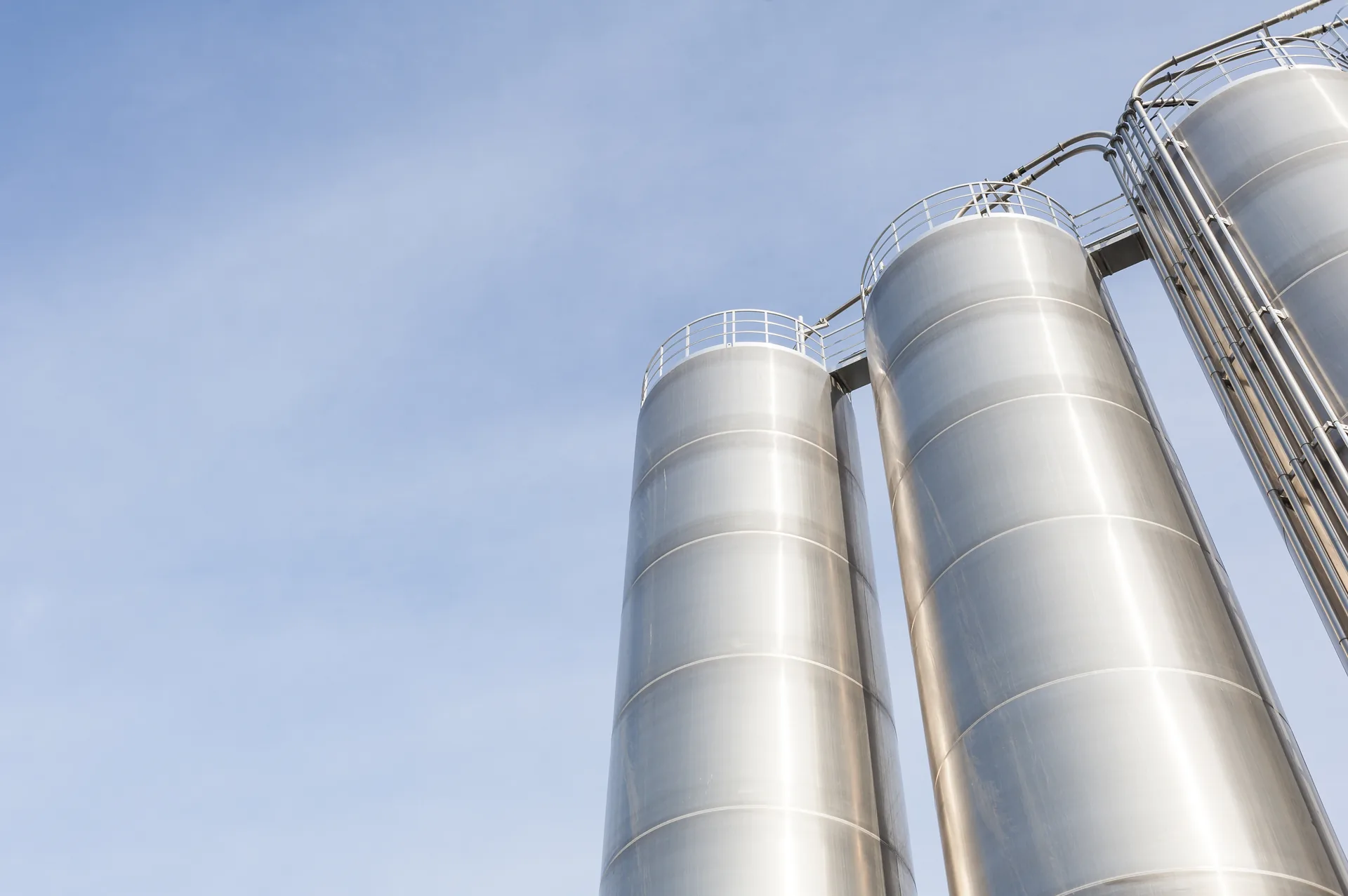 ระบบ Pneumatic Conveying สำหรับวัสดุจำนวนมาก ต้องการอากาศอัดปริมาณสูงและคุณภาพสม่ำเสมอ