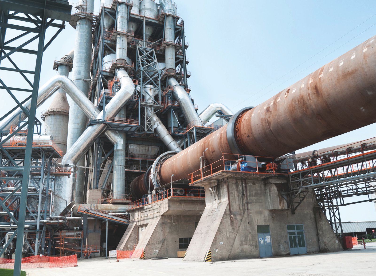Cement and Bulk Material Pneumatic Conveying — AERZEN DVO Screw Blower Application